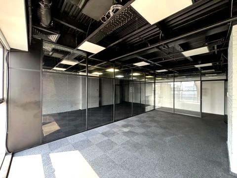 комерційна за адресою Вадима Гетьмана вул., 6