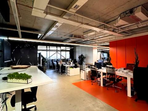 комерційна за адресою Богдана Хмельницького вул., 19