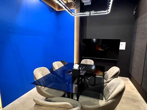 комерційна за адресою Богдана Хмельницького вул., 19