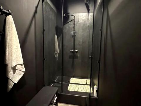 комерційна за адресою Богдана Хмельницького вул., 19