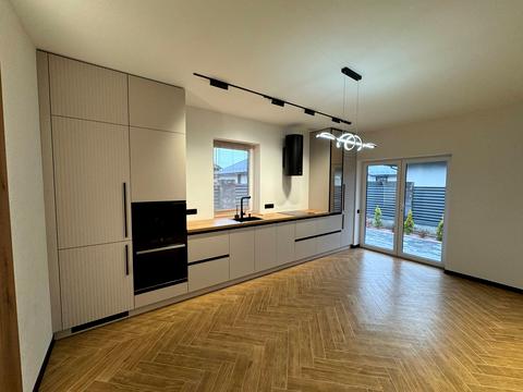 дом по адресу успішна