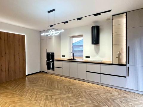 дом по адресу успішна