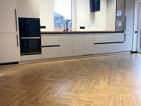 дом по адресу успішна