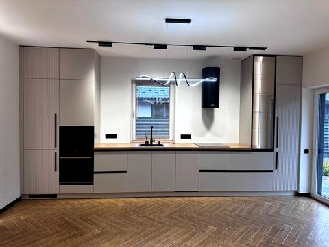 дом по адресу успішна