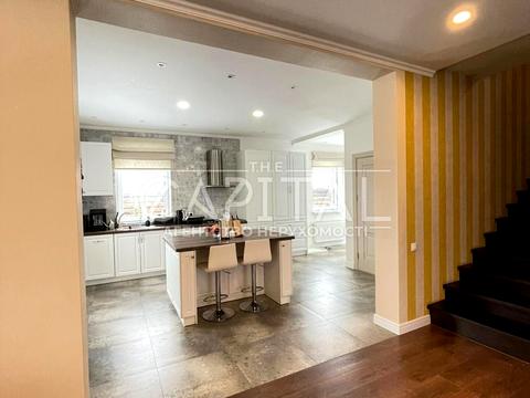 будинок за адресою Центральна вул.