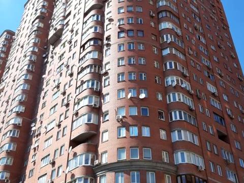 квартира за адресою Анни Ахматової вул., 13