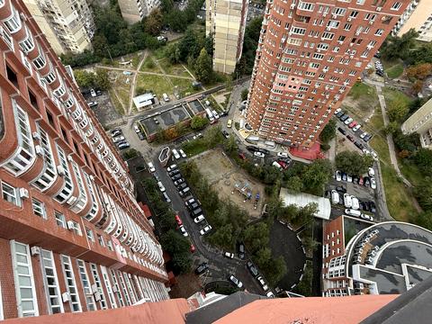 квартира за адресою Анни Ахматової вул., 13