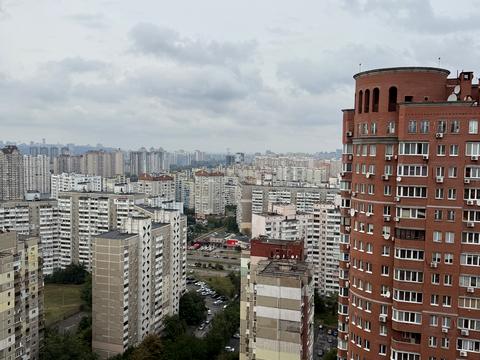 квартира за адресою Анни Ахматової вул., 13