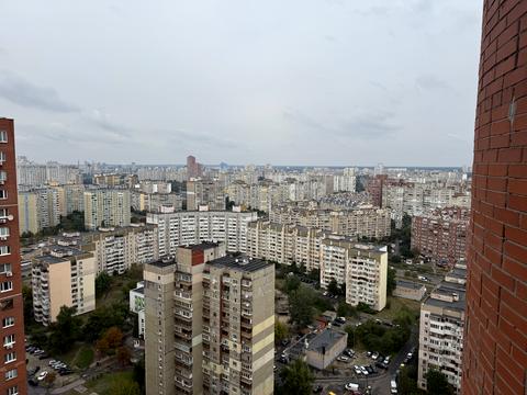 квартира за адресою Анни Ахматової вул., 13