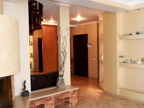 квартира за адресою Анни Ахматової вул., 13