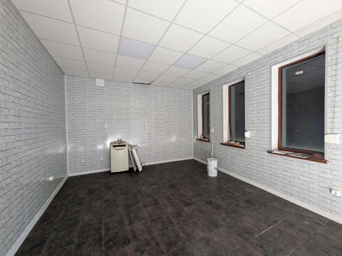 комерційна за адресою Івана Макуха вул., 41а