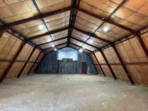 комерційна за адресою Праці просп., 2