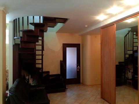 квартира за адресою Анни Ахматової вул., 13