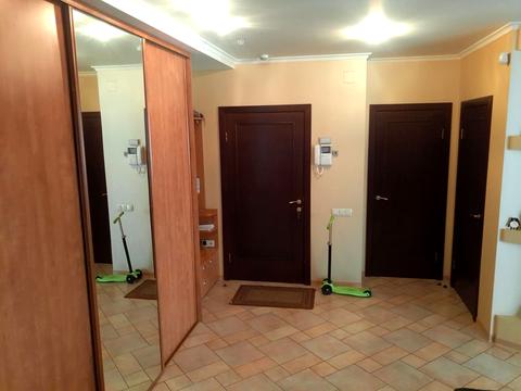 квартира за адресою Анни Ахматової вул., 13