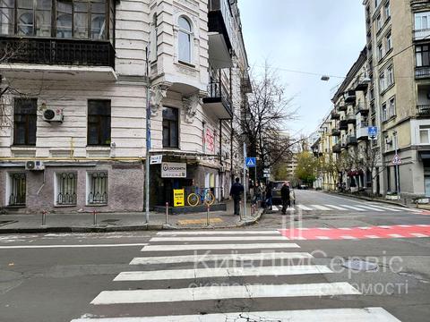 комерційна за адресою Рейтарська вул., 31/16