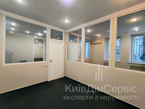 комерційна за адресою Рейтарська вул., 31/16