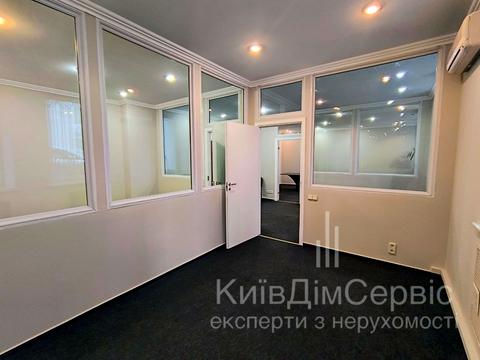 комерційна за адресою Рейтарська вул., 31/16