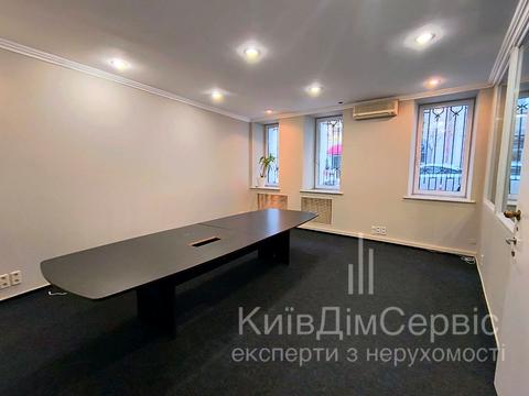 комерційна за адресою Рейтарська вул., 31/16