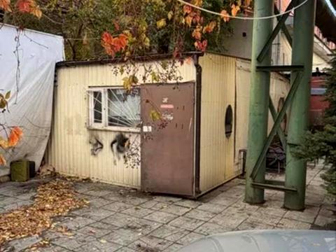 комерційна за адресою Воскресенська вул. (Леніна), 32