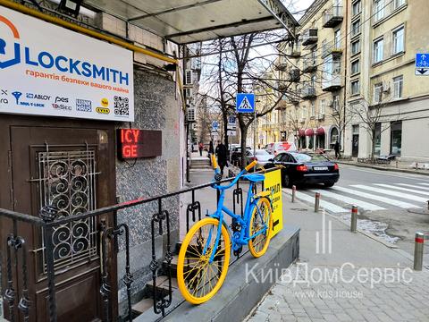 комерційна за адресою Рейтарська вул., 31/16