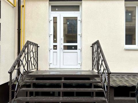 комерційна за адресою Шевченка вул., 56А