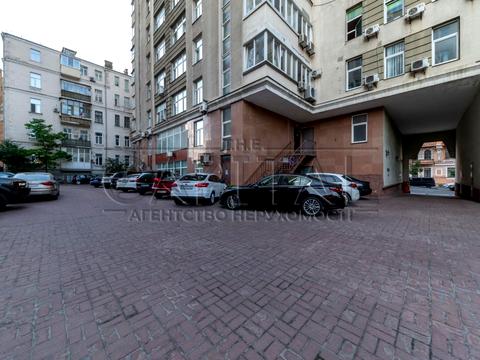 комерційна за адресою Саксаганського вул., 118