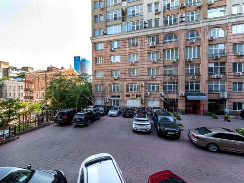 комерційна за адресою Саксаганського вул., 118