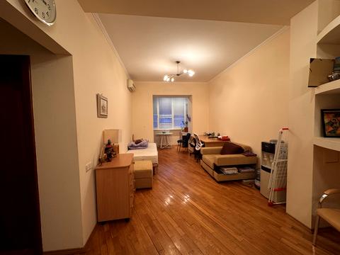 комерційна за адресою Володимира Івасюка просп. (Героїв Сталінграду), 8