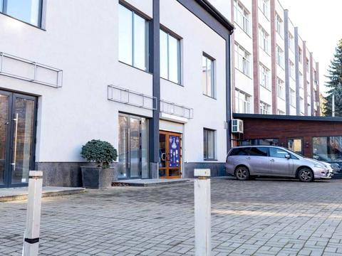 комерційна за адресою Української Перемоги вул. (Академіка Сахарова), 36