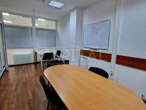 комерційна за адресою Басейна вул., 7-В