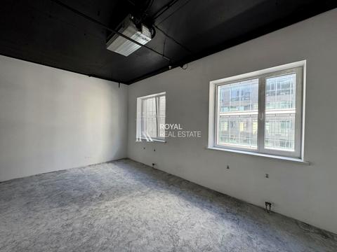 комерційна за адресою Фізкультури вул., 1