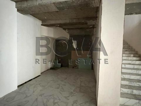 комерційна за адресою Саксаганського вул., 80