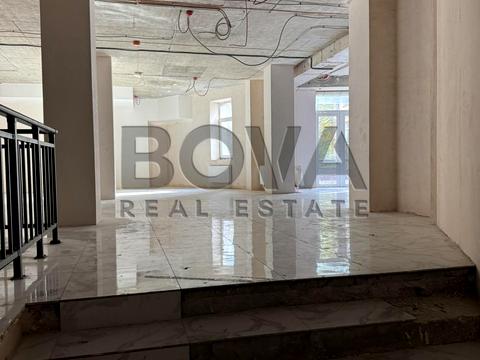 комерційна за адресою Саксаганського вул., 80