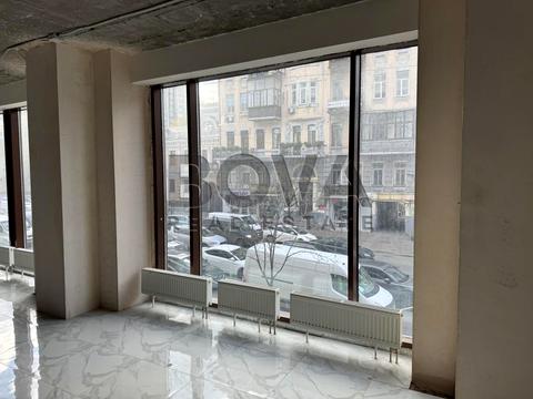 комерційна за адресою Саксаганського вул., 80