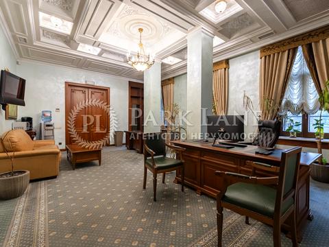 комерційна за адресою Володимирська вул., 49-Б