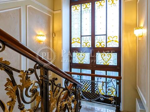 комерційна за адресою Володимирська вул., 49-Б