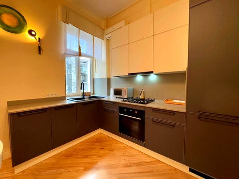 квартира за адресою Богдана Ступки вул. (Станіславського), 3