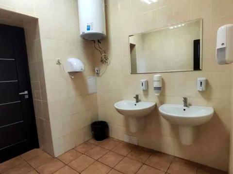 комерційна за адресою Предславинська вул., 37