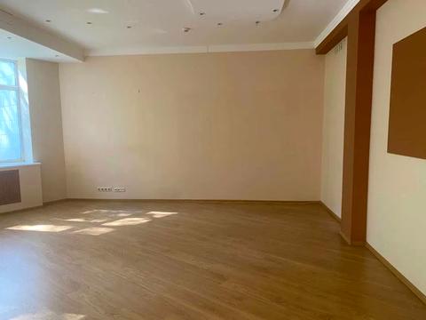 комерційна за адресою Предславинська вул., 37