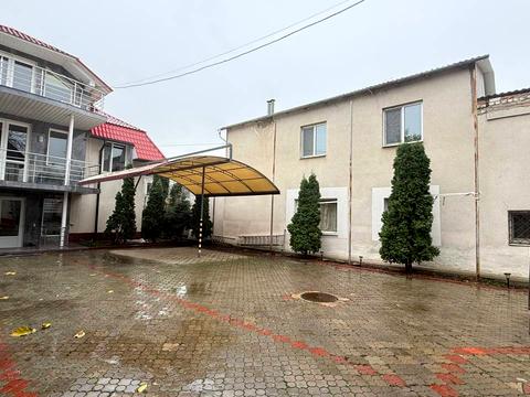 будинок за адресою Юхима Геллера вул. (Жовтневої Революції), 80