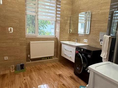 будинок за адресою Юхима Геллера вул. (Жовтневої Революції), 80