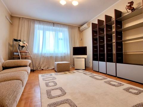 квартира за адресою Анни Ахматової вул., 3