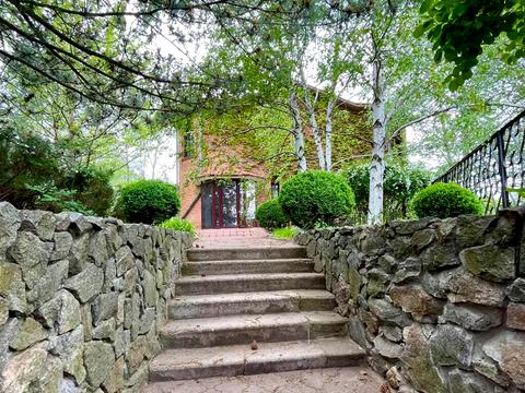 будинок за адресою с. Волоське, вул. Олександра Матросова, 12