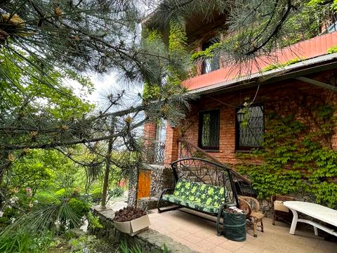 будинок за адресою с. Волоське, вул. Олександра Матросова, 12