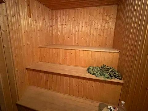 будинок за адресою с. Волоське, вул. Олександра Матросова, 12