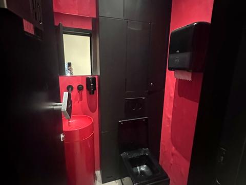 комерційна за адресою Європейська пл. (Катерининська), 2