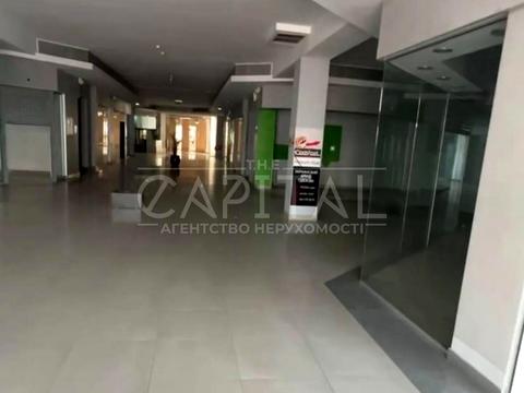 комерційна за адресою Срібнокільська вул., 4