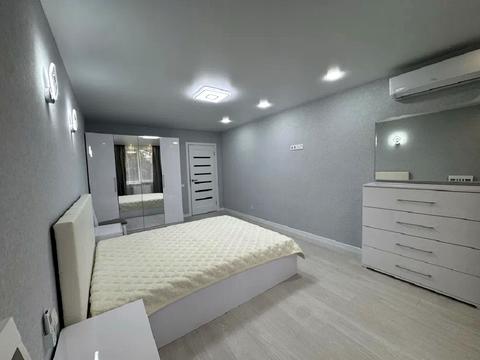 квартира за адресою Київ, Михайла Максимовича вул. (Онуфрія Трутенка), 32