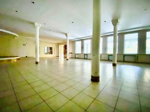 комерційна за адресою Паркова вул. (Чубаря), 15