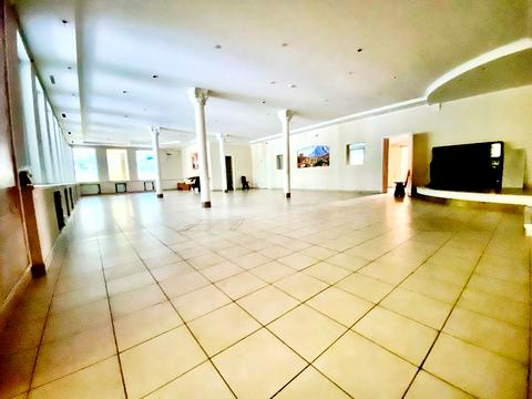 комерційна за адресою Паркова вул. (Чубаря), 15